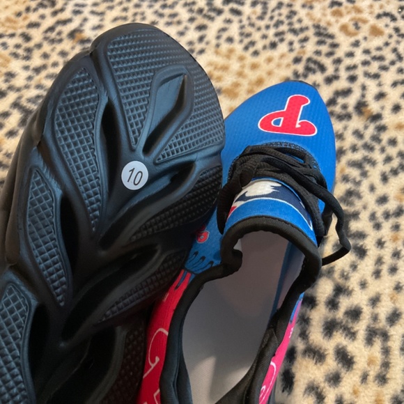 Men’s Philadelphia Phillies, MLB sneakers, size 10 in men’s. - Picture 3 of 7